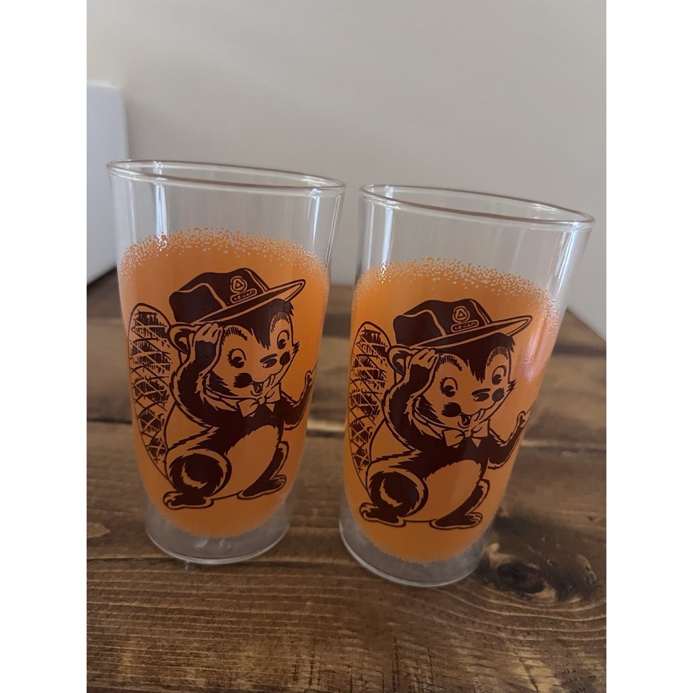 VINTAGE KOOLMOTOR SQUIRREL GASOLINE OIL Automotive Beaver Glasses Cups
